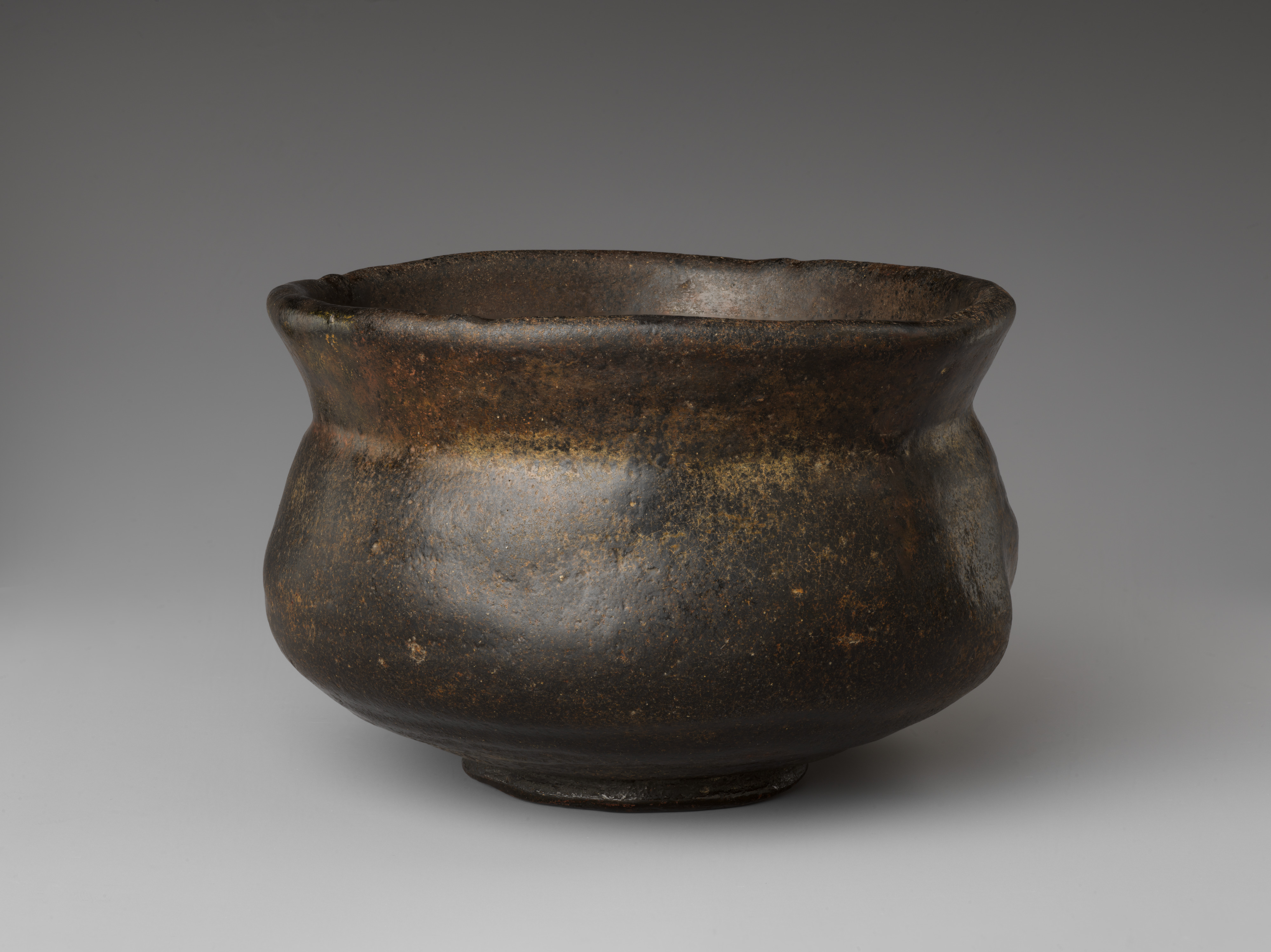 伝長次郎作の黒樂茶碗「楓暮れ」