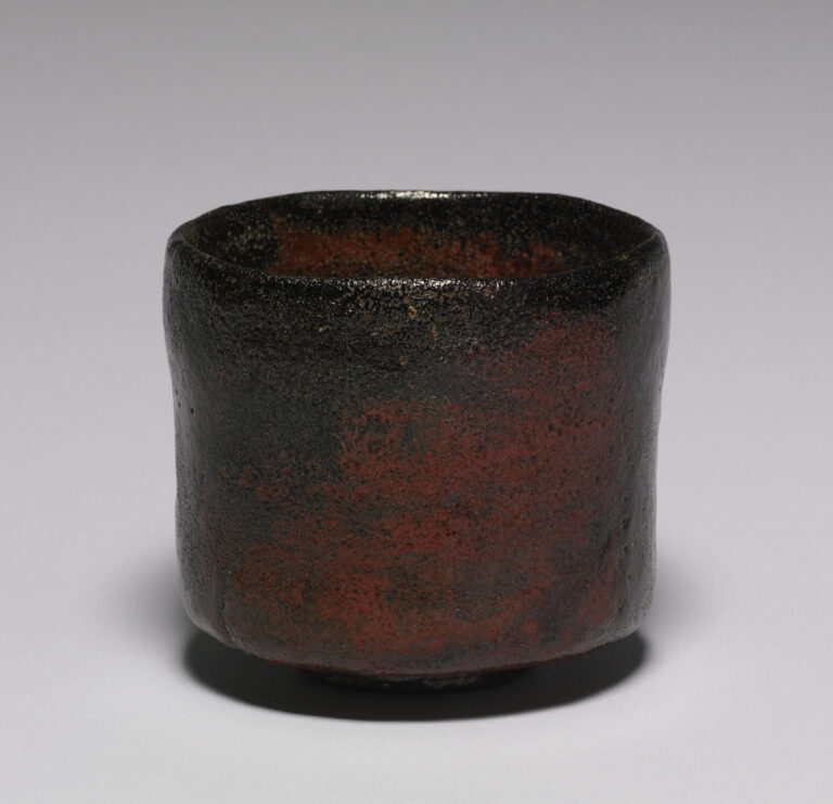 黒い樂茶碗の側面